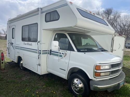 2001 motorhome with 32k miles.on 5.7 liter V8 motor that Runs great ...