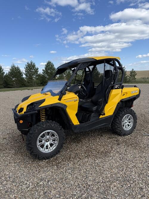 Like new 2011 Can Am Commander 1000XT with dump box winch & hitch 4WD ...