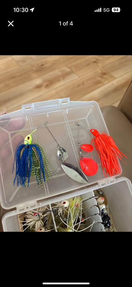 Lot De 8 Spinnerbaits & Buzzbaits Pour Bass – Jupes Neuves, Boîte D’Attache