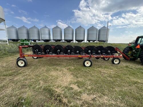 2015 H & S 16 wheel rake with a 2 wheel hydraulic kicker. Have wind ...