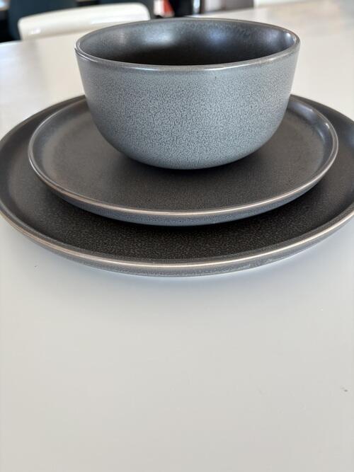 3-piece dish setting for 8 | Bismarck, ND