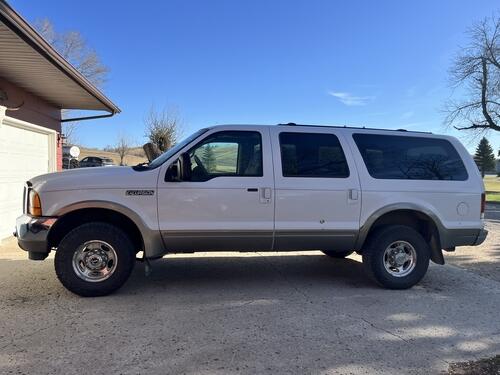 2000 4x4 Ford Excursion Limited 7.3 Diesel | Adrian, ND