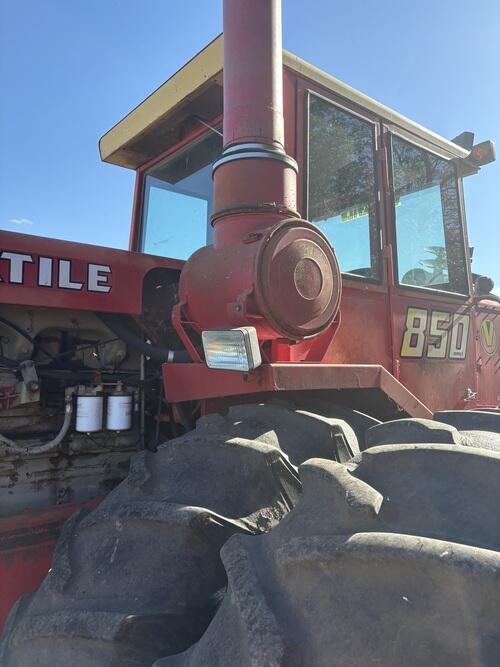 Versatile 850 series 2 tractor with air seat heat and working air ...